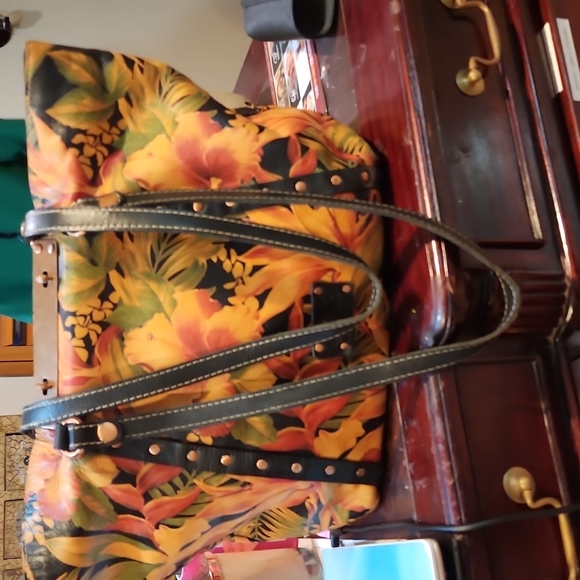 Patricia Nash - Picture 9 of 12